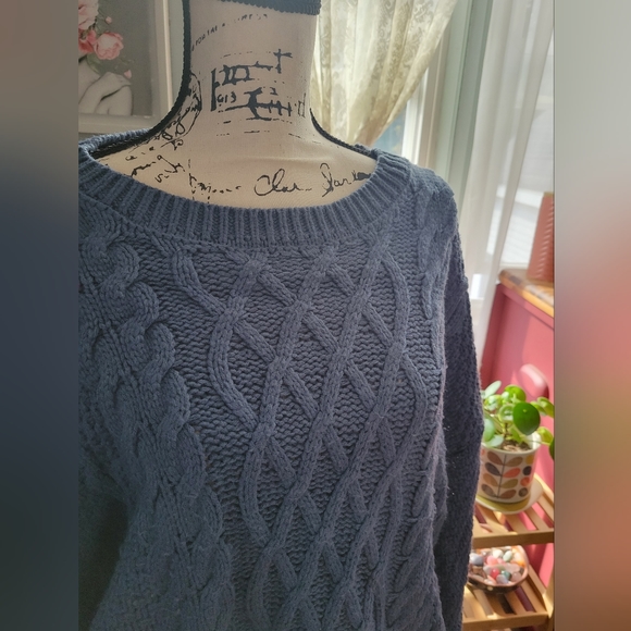 Ladies Heavy Sweater - Picture 2 of 3